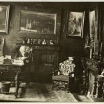 Paul Meurice dans son cabinet rue Fortuny (détail), collections des Maisons de Victor Hugo © Aaron Gerschel/Maisons de Victor Hugo/Roger-Viollet
