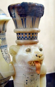 Vase à onguent en forme de lion prophylactique
